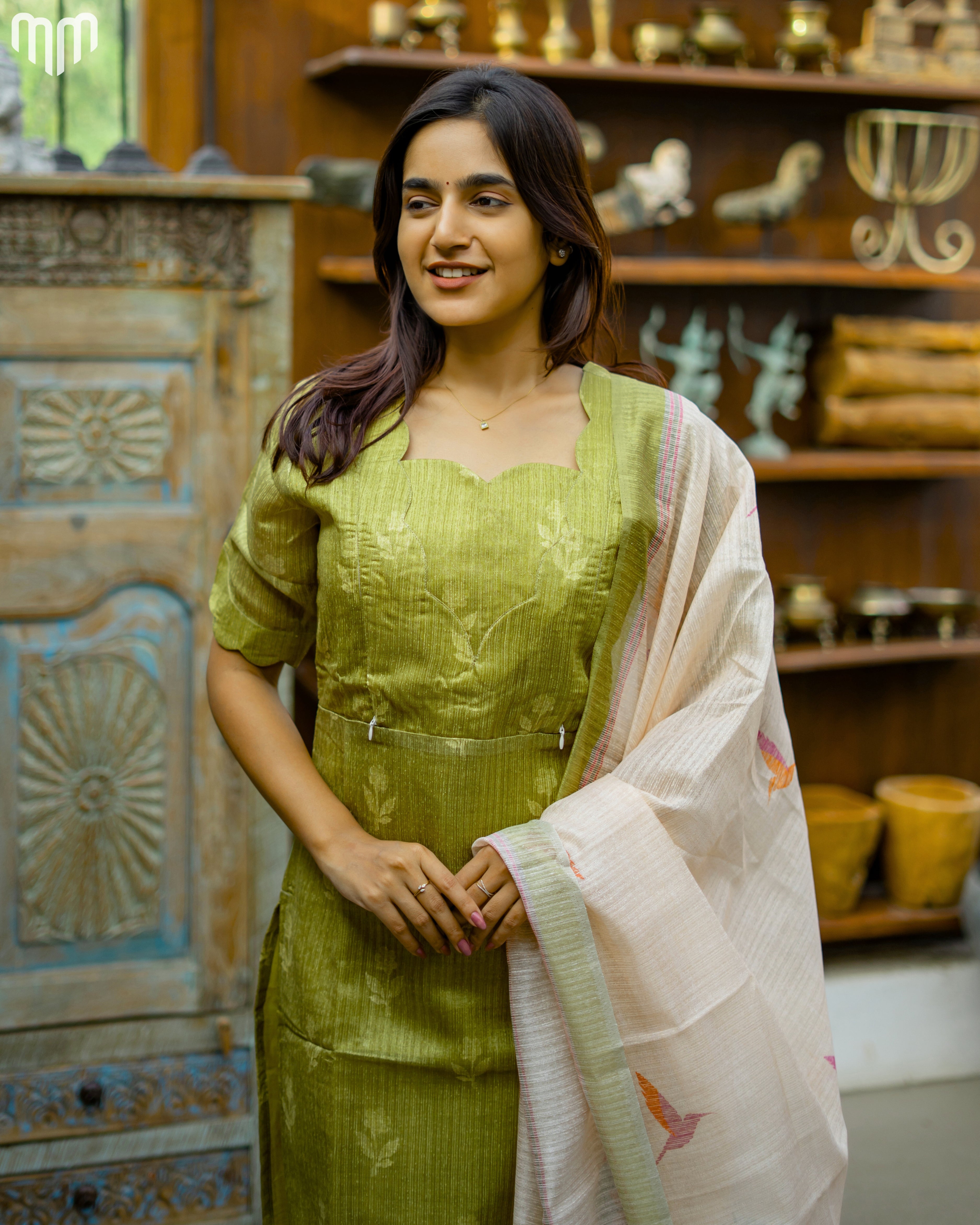 Kavinaya_V2 Maternity Kurti Set