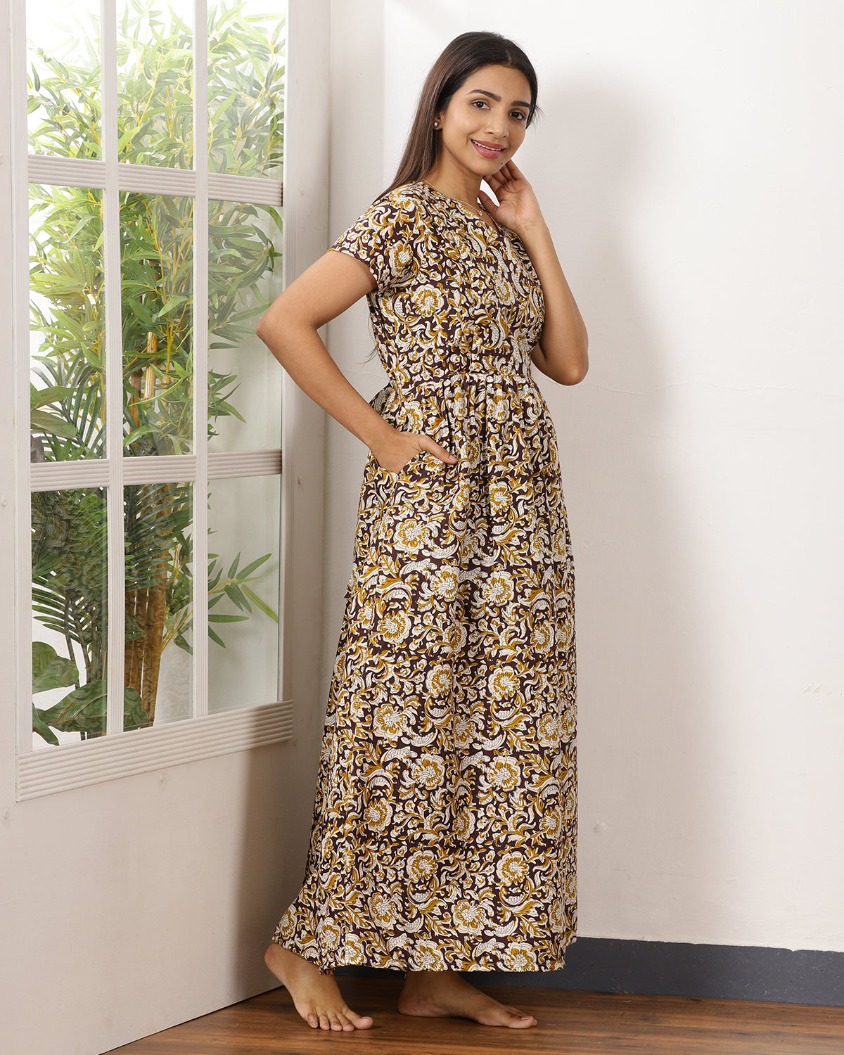 Urvi_V1 Feeding Night Maxi