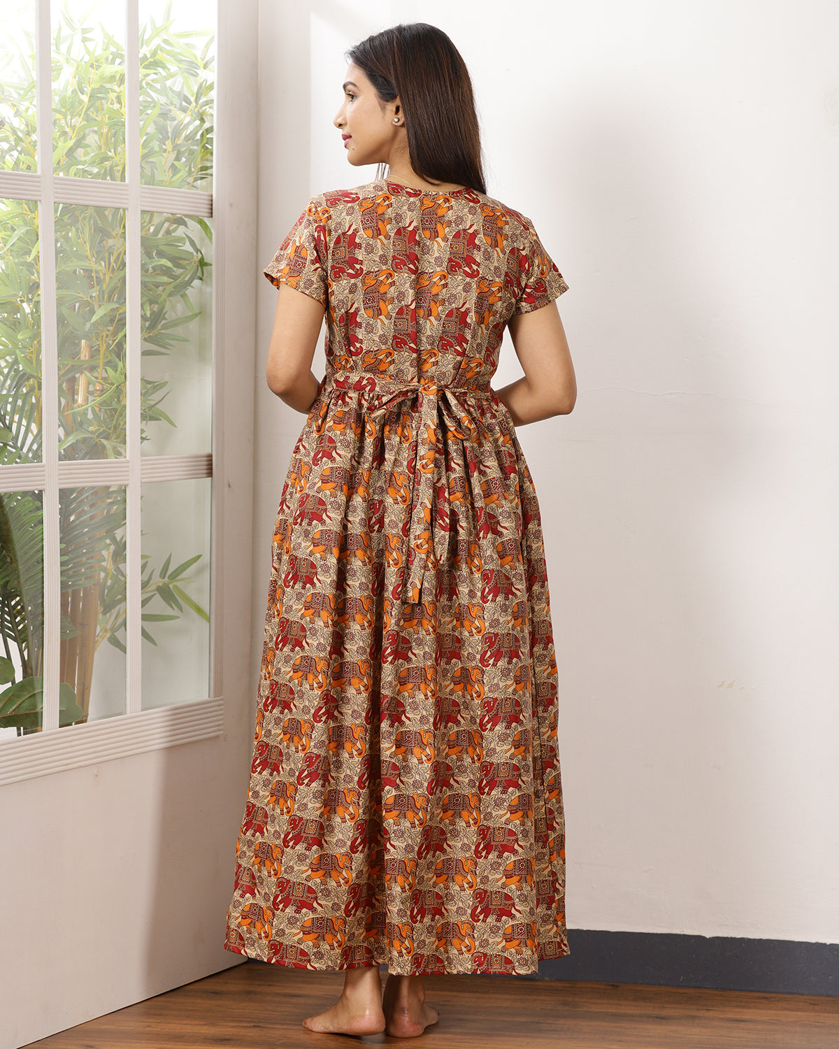 Gaja_V4 Feeding Night Maxi