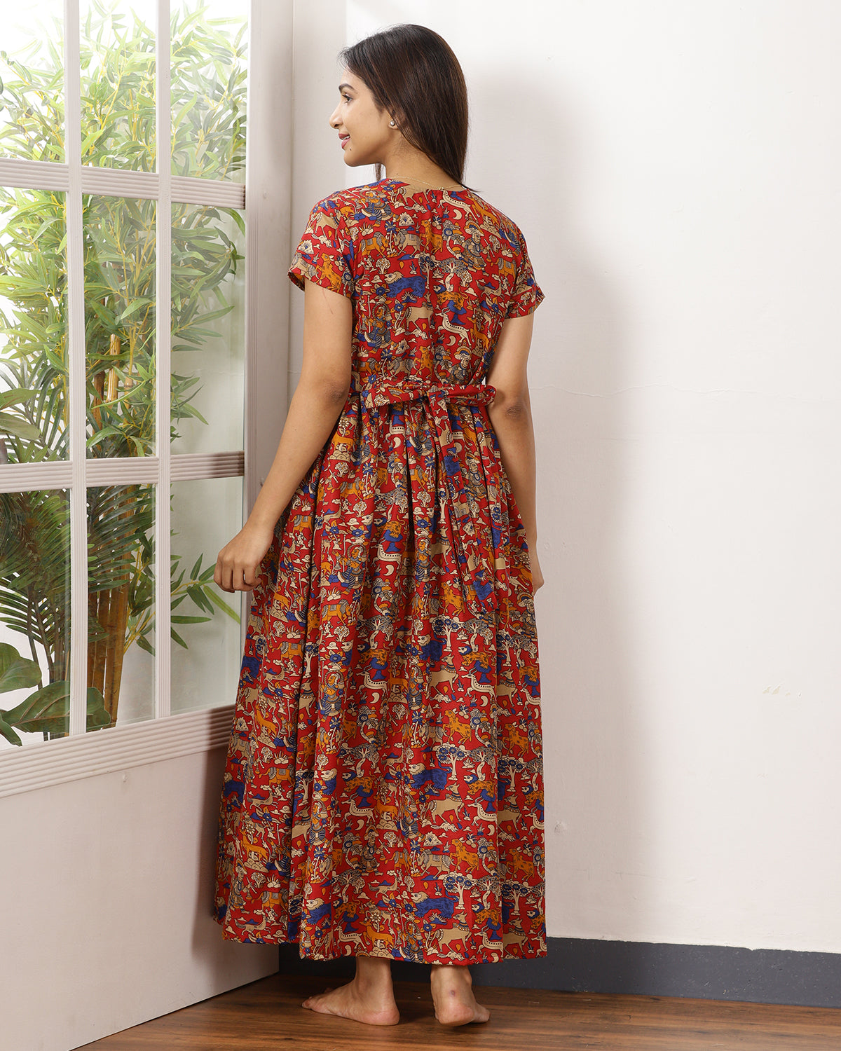 Pichwai_V4 Feeding Night Maxi