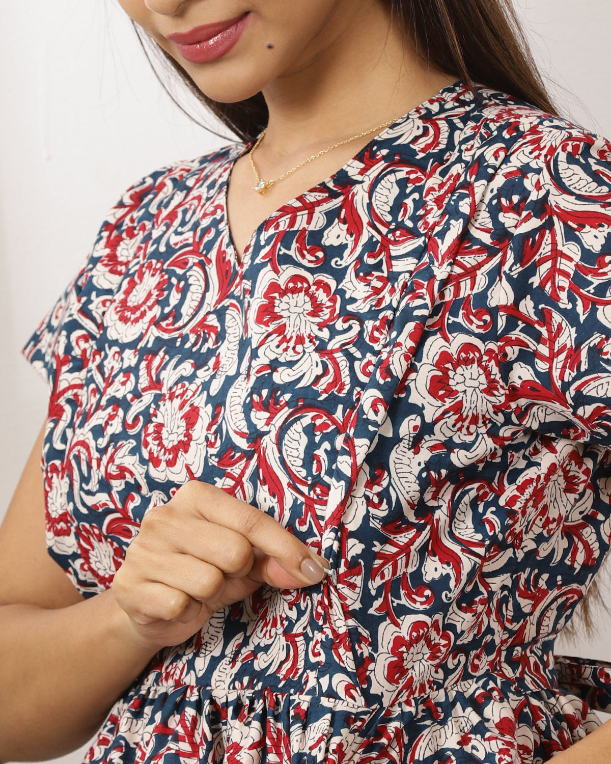 Urvi_V2 Feeding Night Maxi