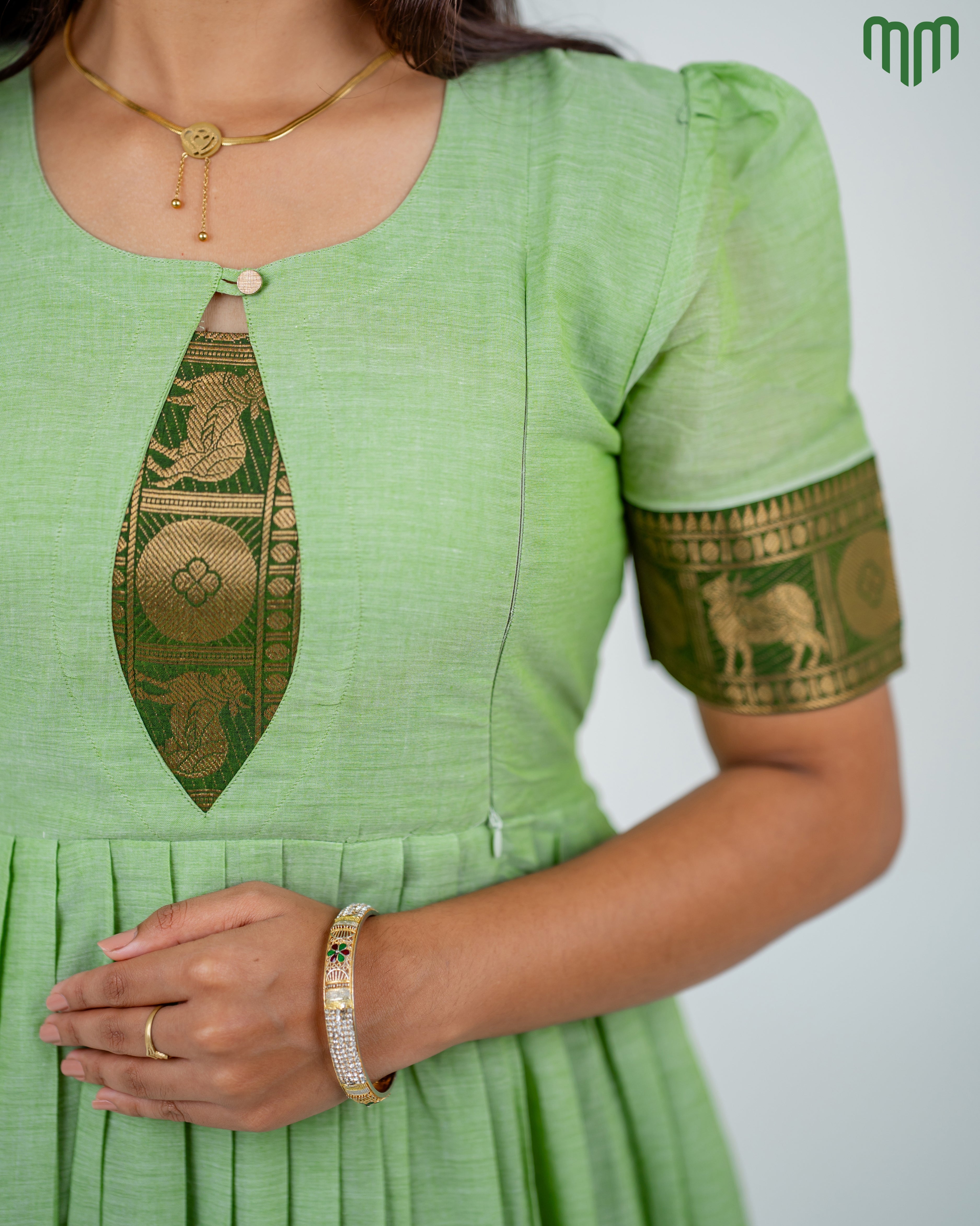 Poonguzhali_V6 Maternity Maxi