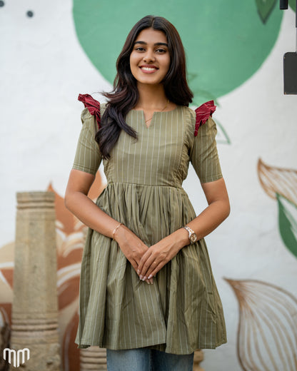 Harinya_V2 Feeding Crop Top