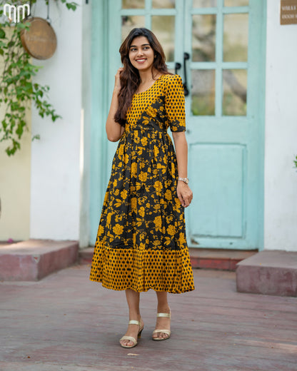 Iniya_Black Maternity Maxi