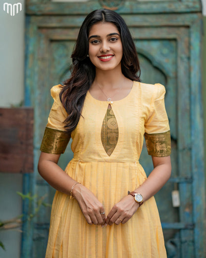 Poonguzhali_V8 Maternity Maxi