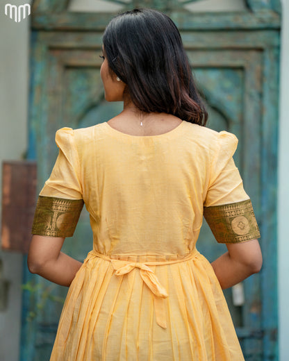 Poonguzhali_V8 Maternity Maxi