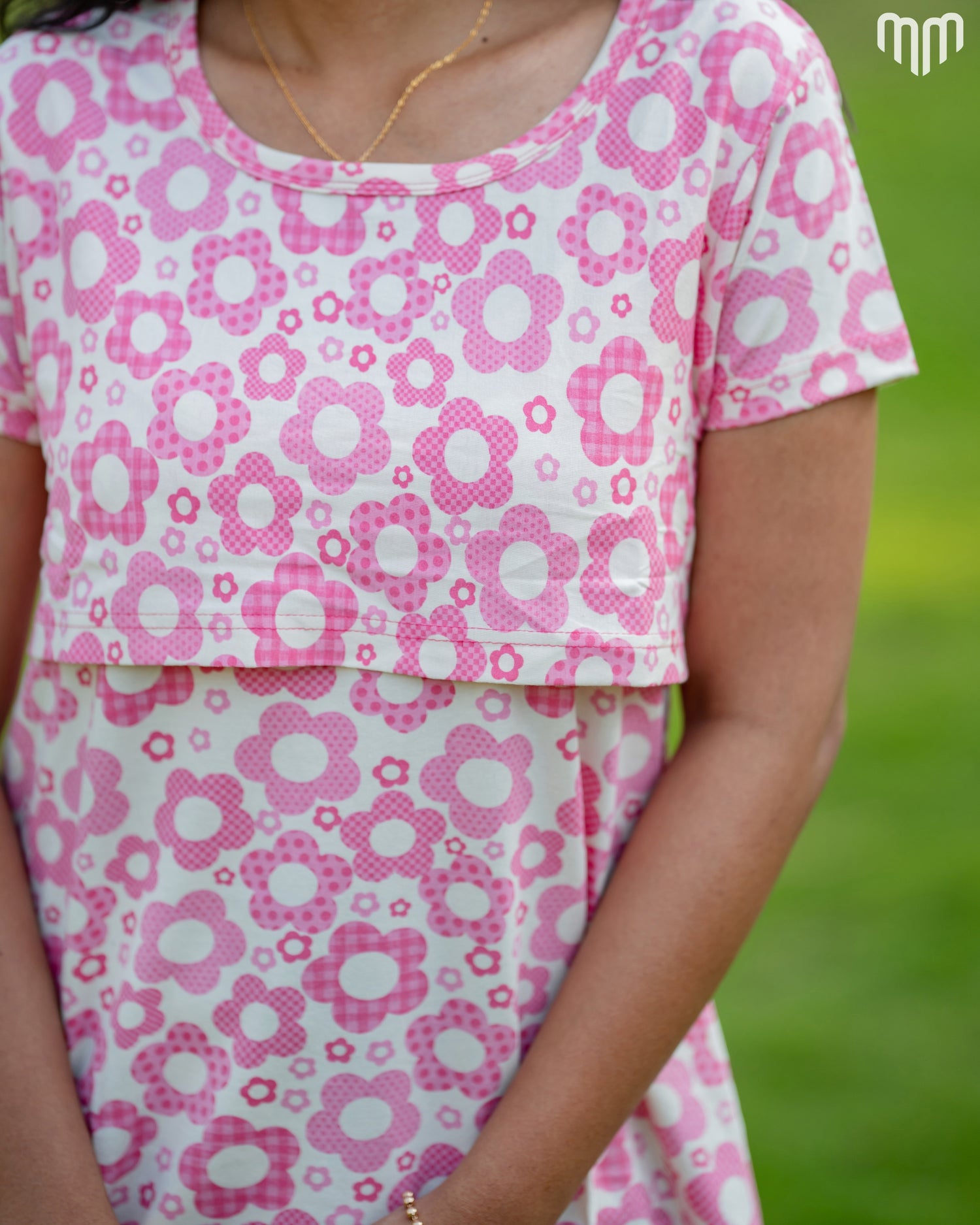 Flower Bud Zipless Feeding T-shirt