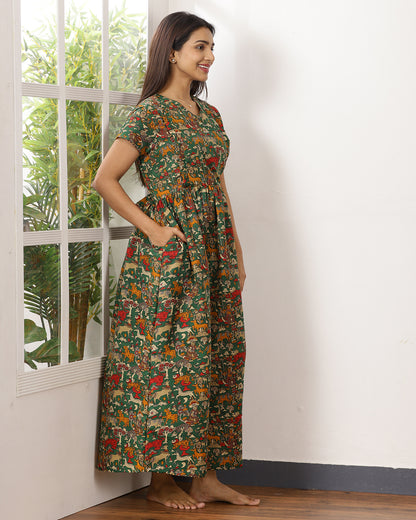 Pichwai_V3 Feeding Night Maxi