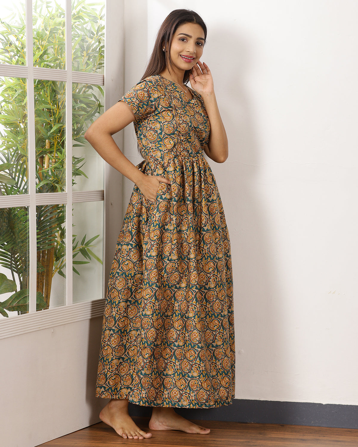 Mytra_V3 Feeding Night Maxi