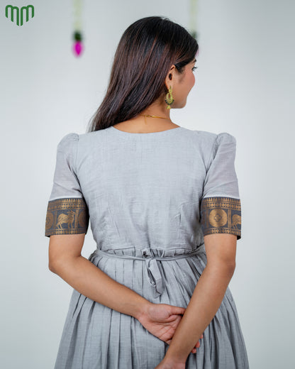 Poonguzhali_V7 Maternity Maxi