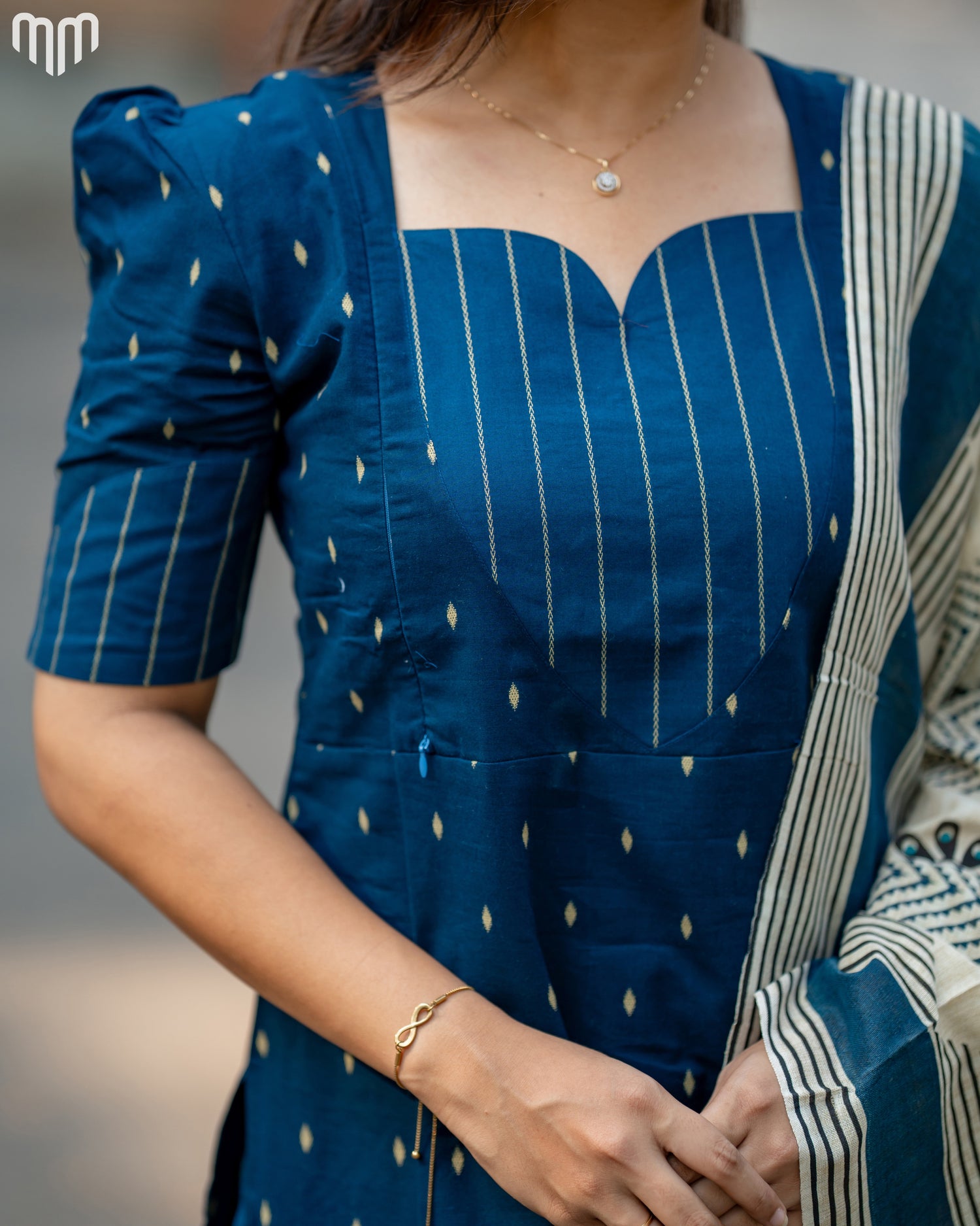 Vedhika_V1 Maternity Kurti Set