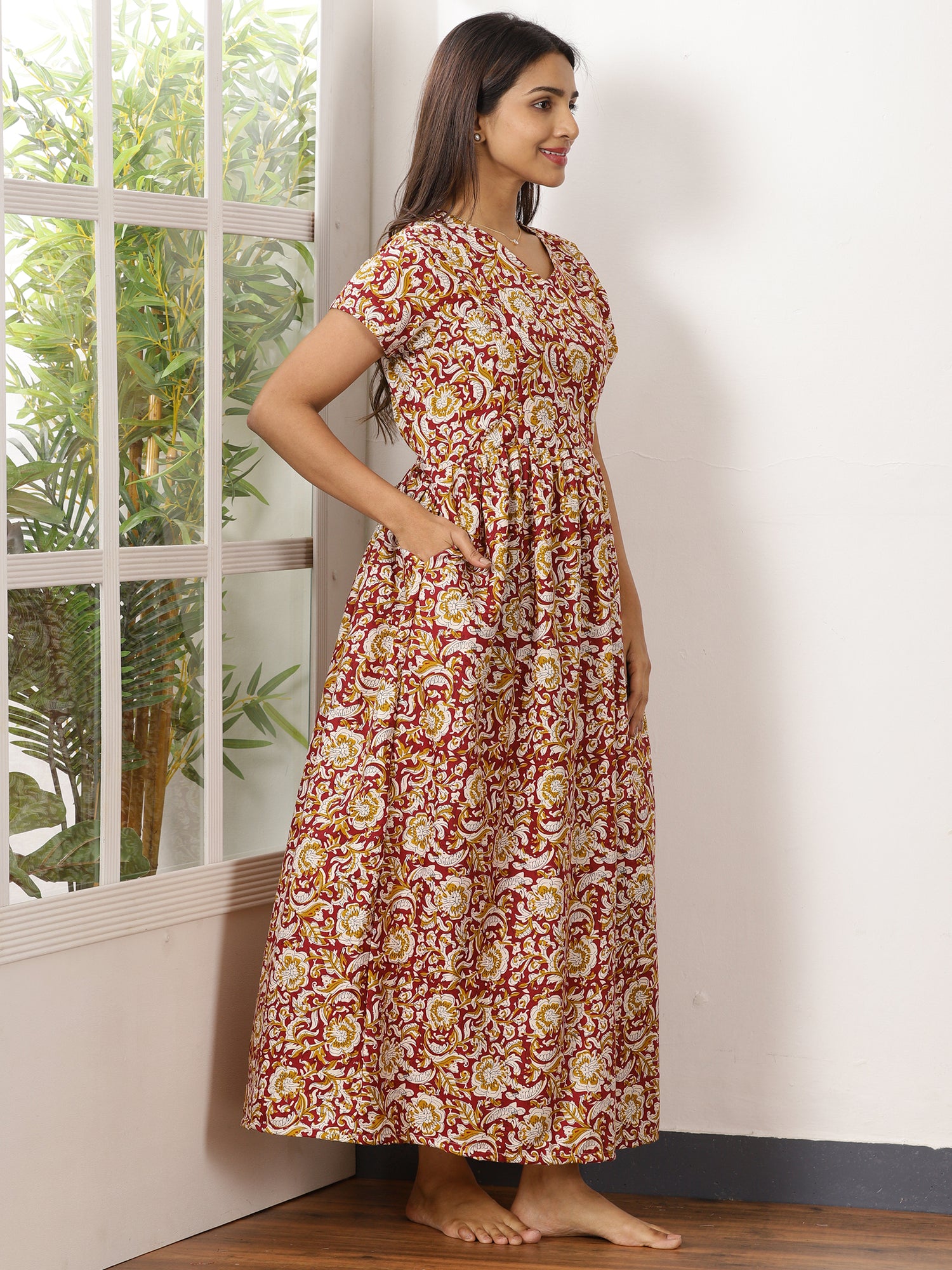 Urvi_V4 Feeding Night Maxi