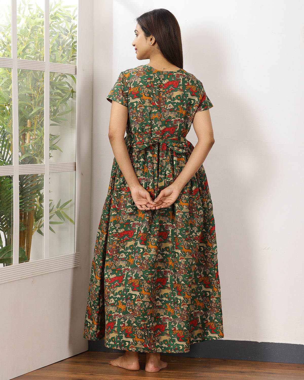 Pichwai_V3 Feeding Night Maxi