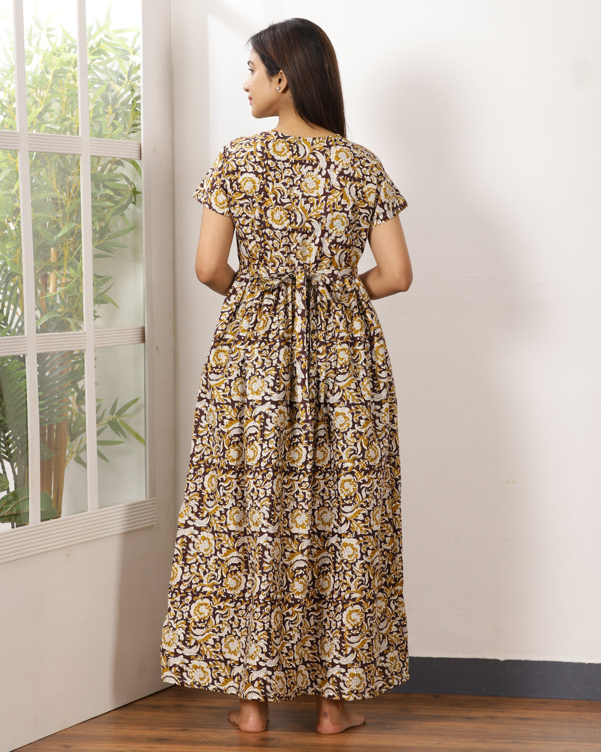 Urvi_V1 Feeding Night Maxi