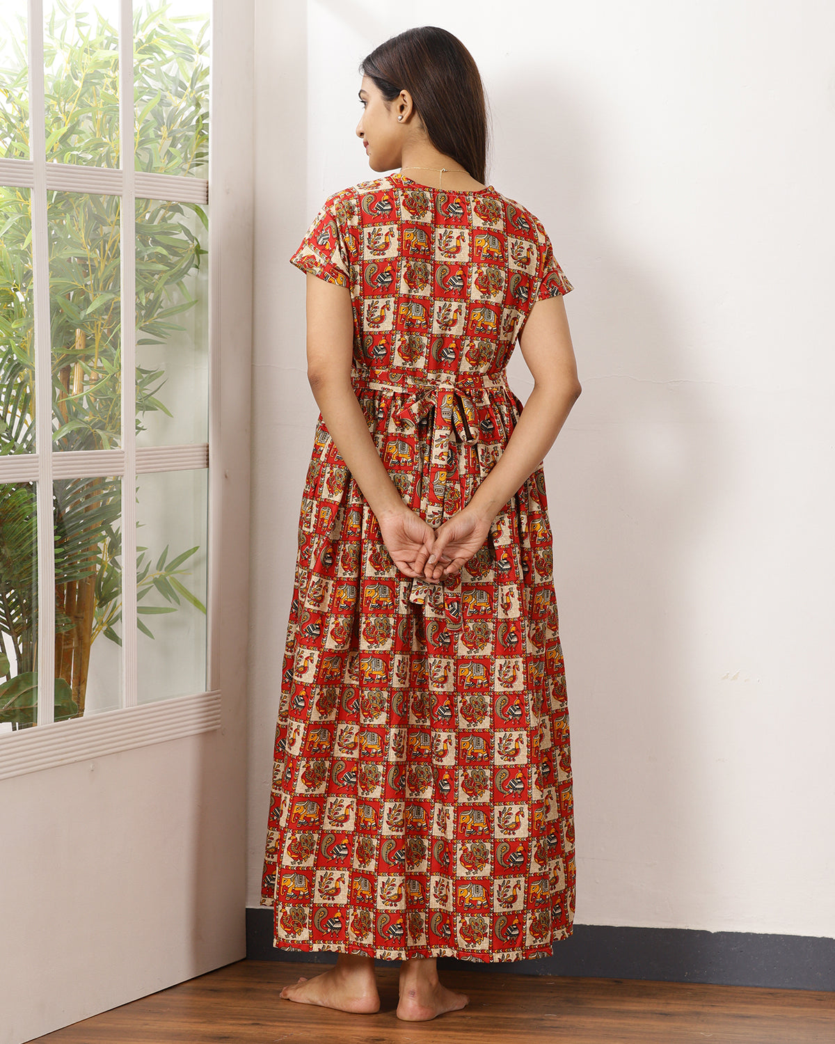 Mayil_V4 Feeding Night Maxi