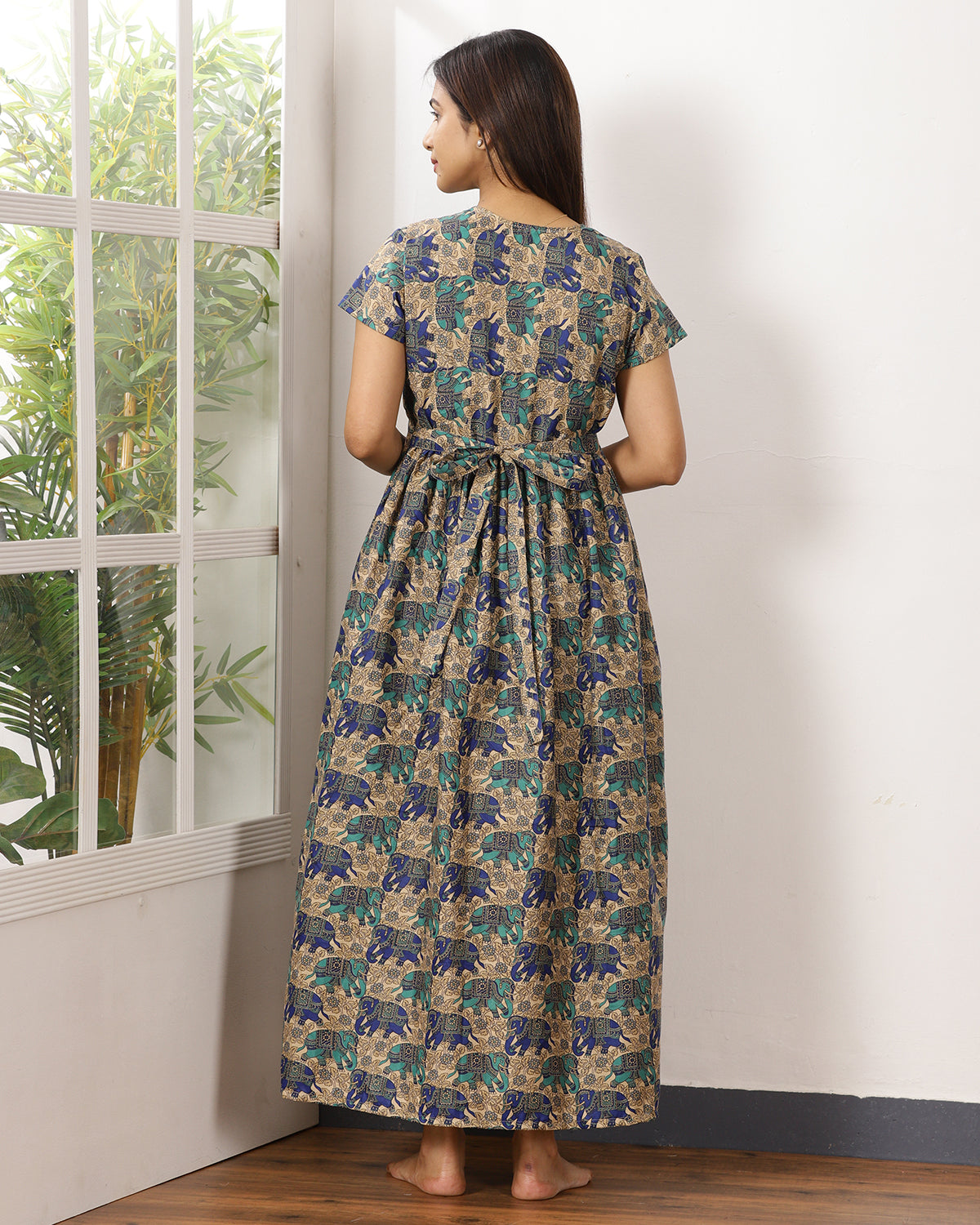 Gaja_V2 Feeding Night Maxi