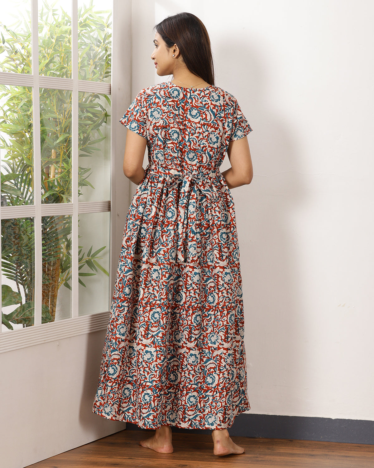 Urvi_V3 Feeding Night Maxi