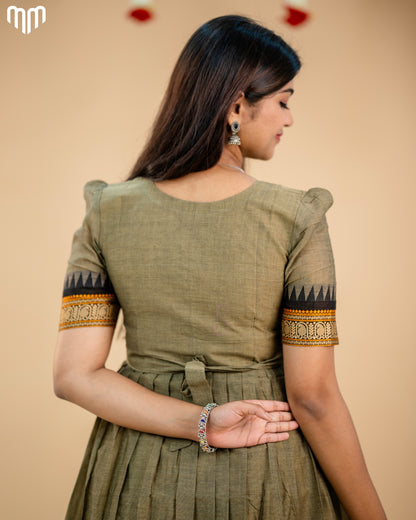 Yazhini Maternity Maxi
