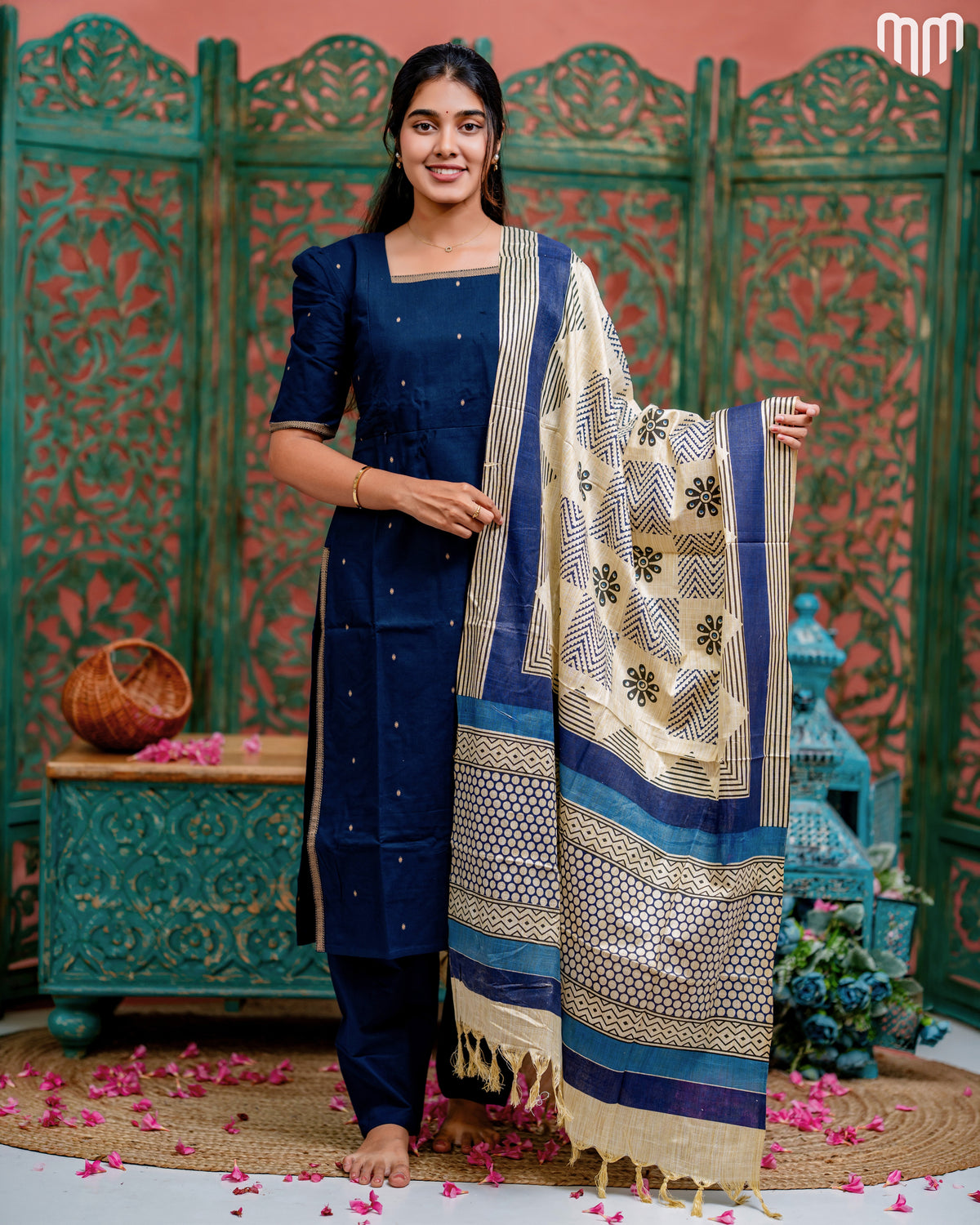 Vedhika_V1 Maternity Kurti Set