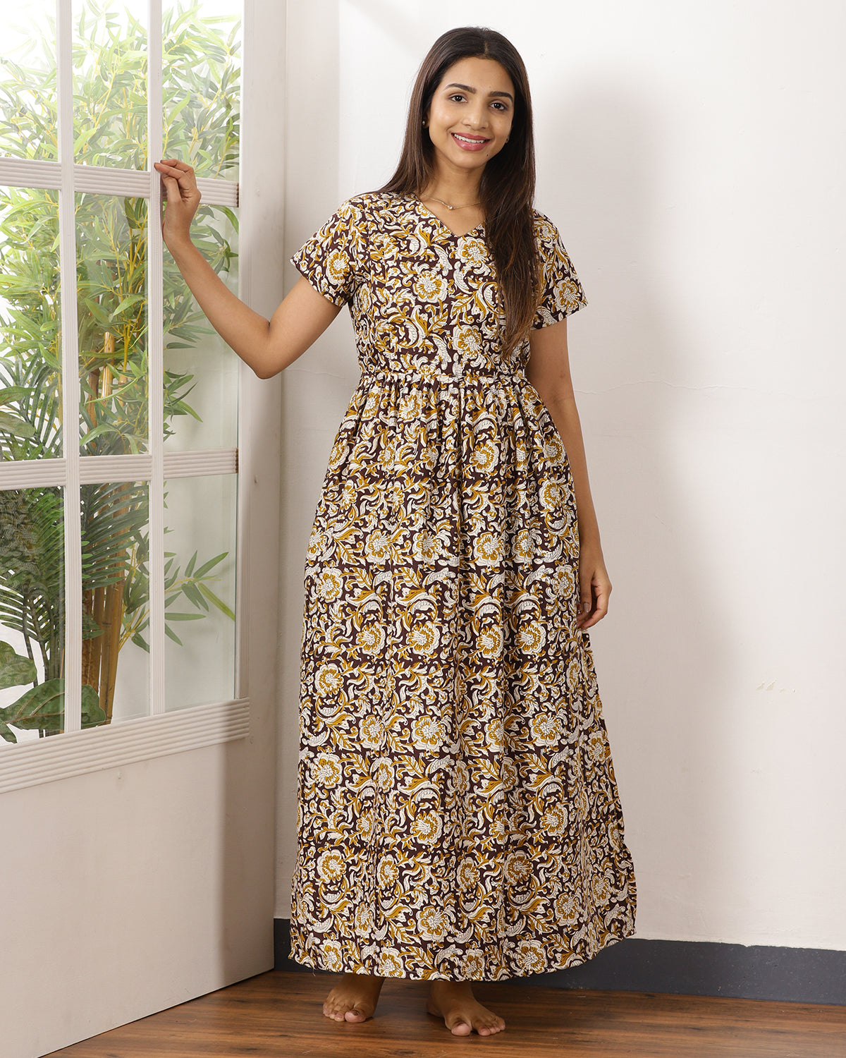 Urvi_V1 Feeding Night Maxi