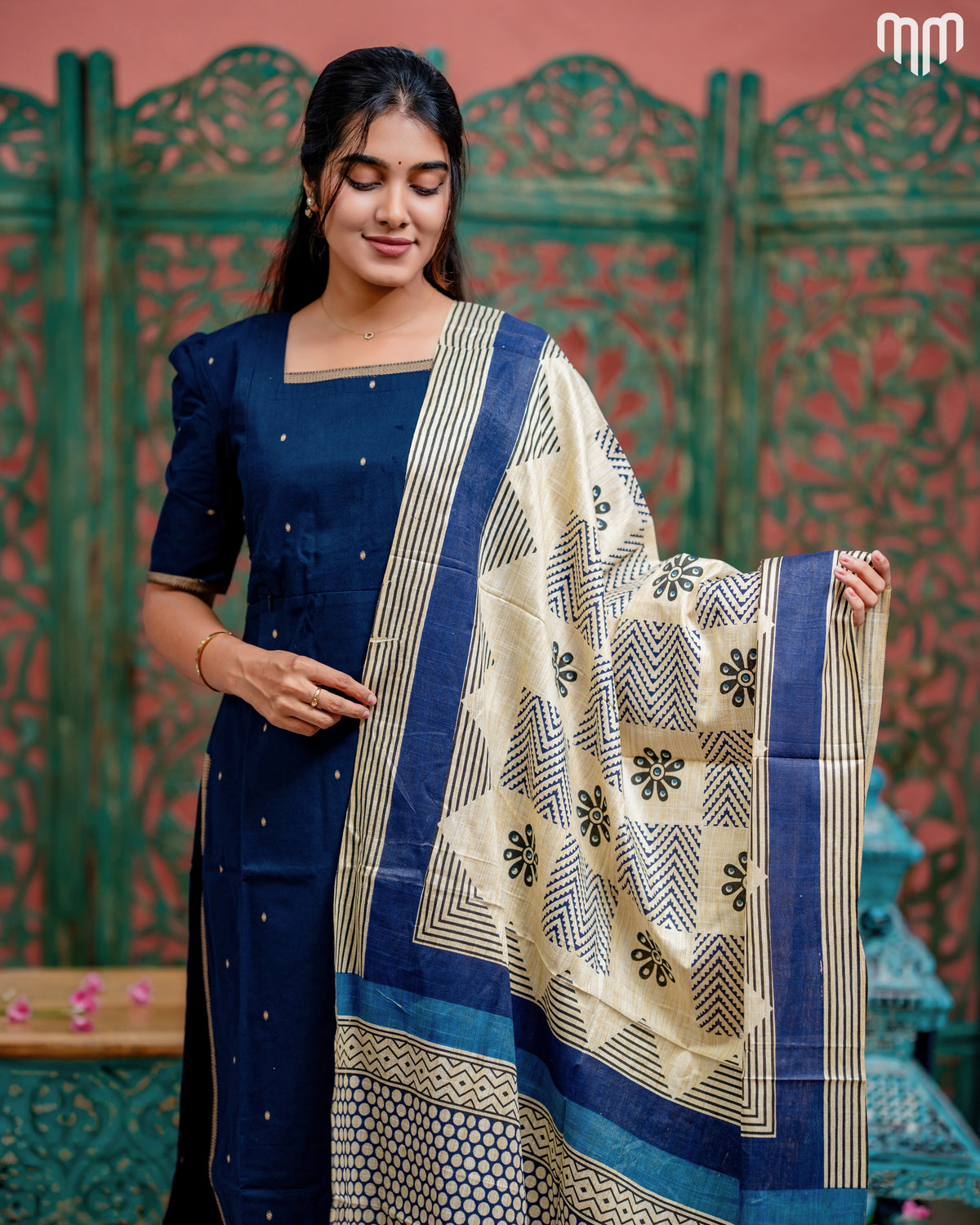 Vedhika_V1 Maternity Kurti Set