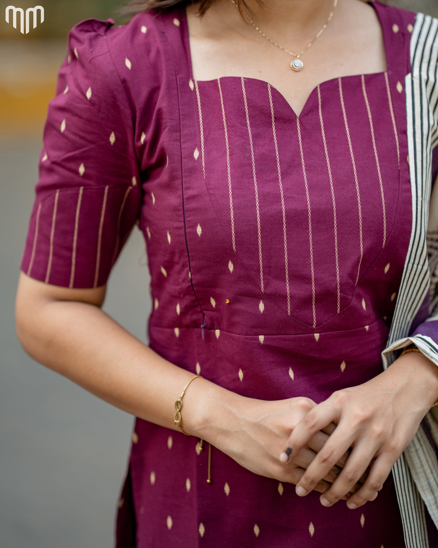 Vedhika_V2 Maternity Kurti Set