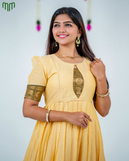 Poonguzhali_V8 Maternity Maxi